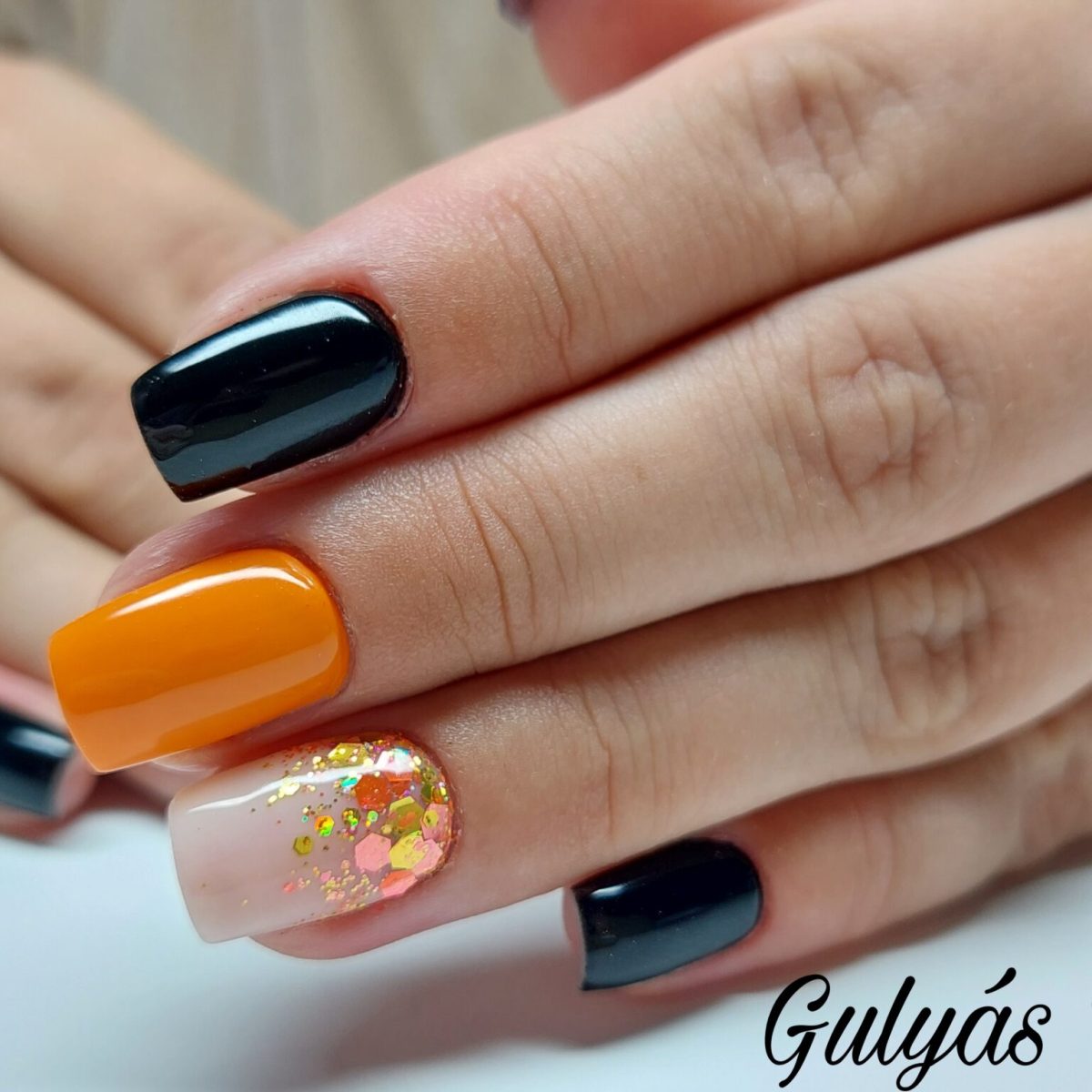 Erősített géllakk glitter ombre díszítéssel Miskolcon